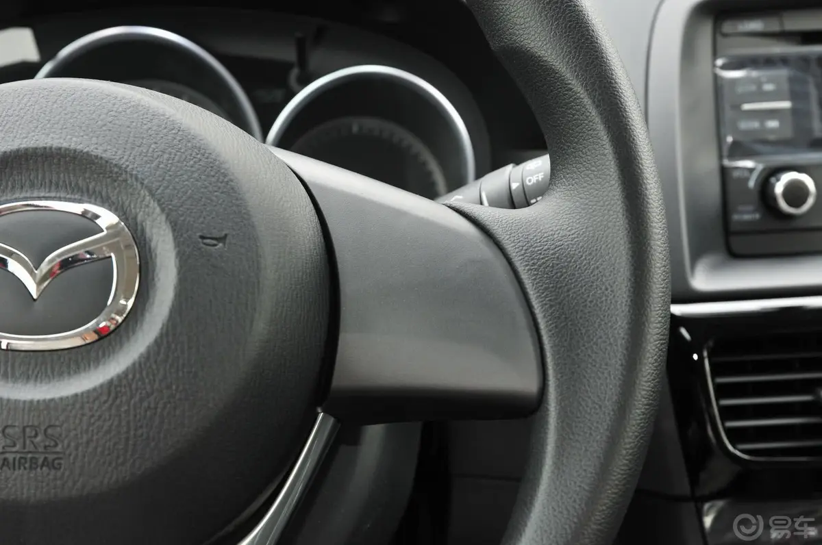 马自达CX-52.0L 手动 两驱 舒适型方向盘功能键（右）