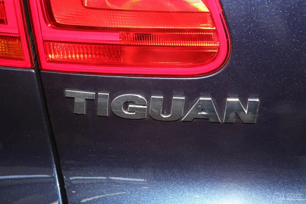 Tiguan2.0 TSI 舒适版尾标