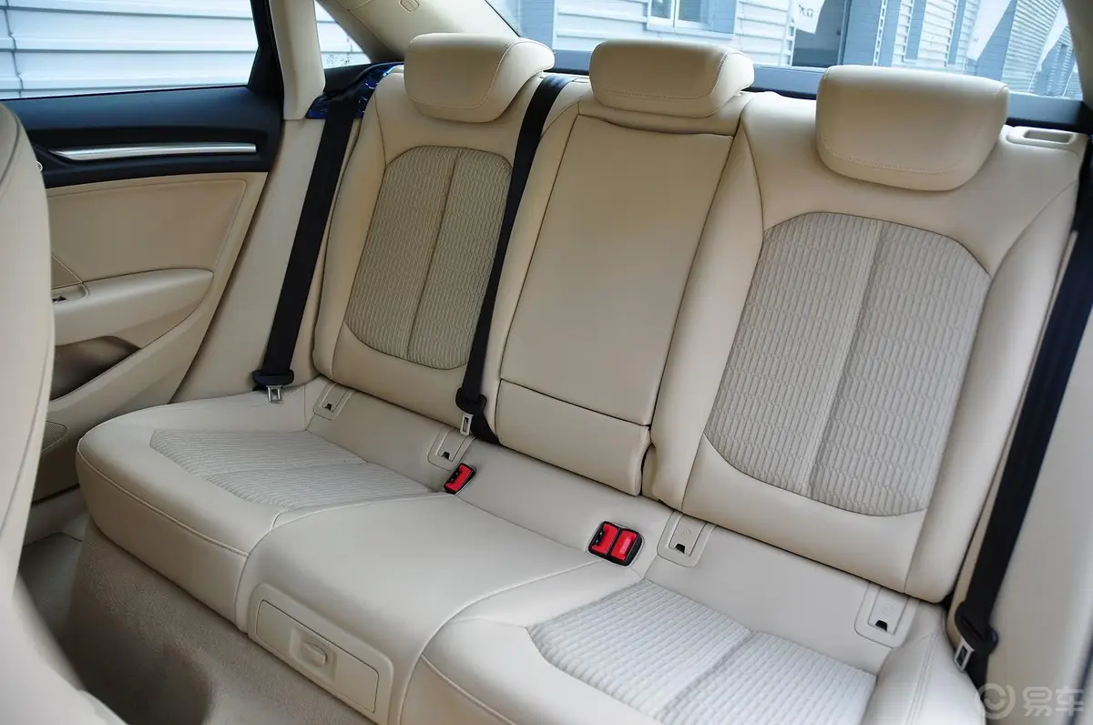 奥迪A3(进口)Limousine 40 TFSI S line 舒适型后排座椅