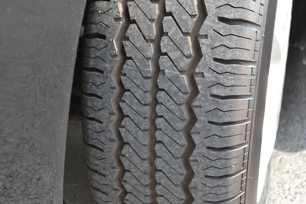卡升威霆商务标准型轮胎花纹