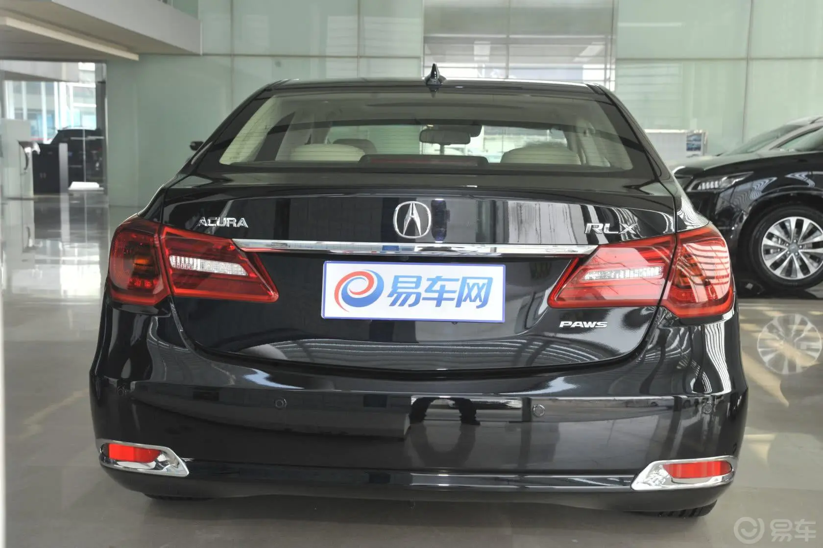 讴歌RLX3.5L正后水平