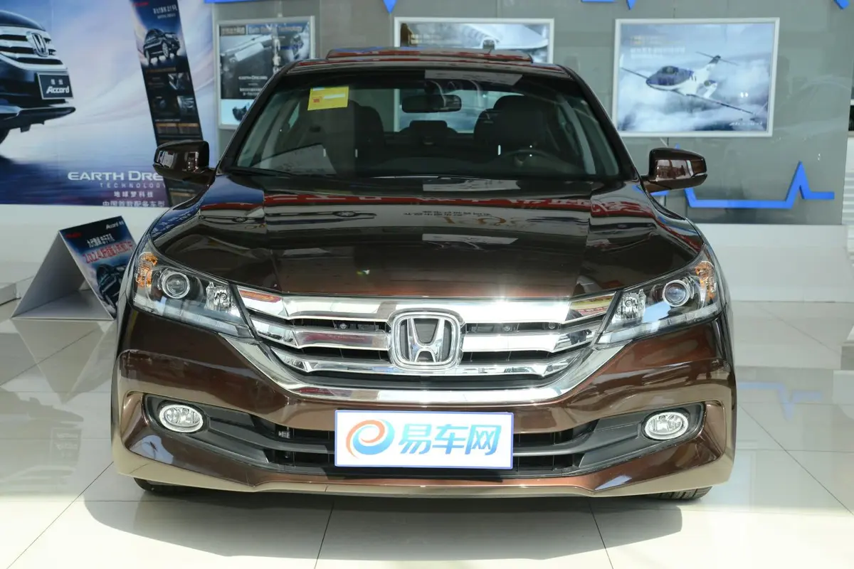 雅阁2.4L LX 舒适版外观