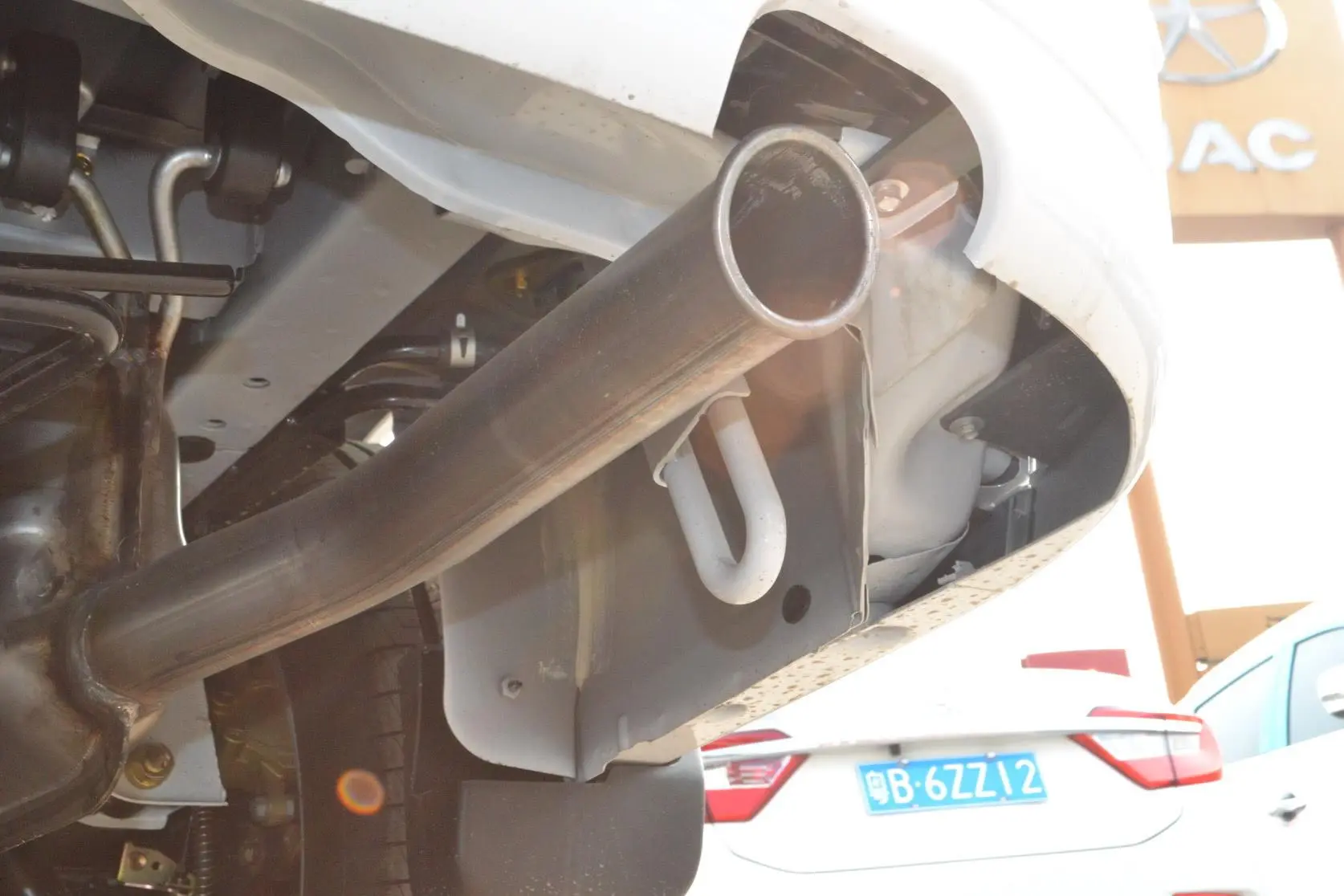 瑞风M5瑞风M5 汽油 2.0T 自动 商务版排气管（排气管装饰罩）