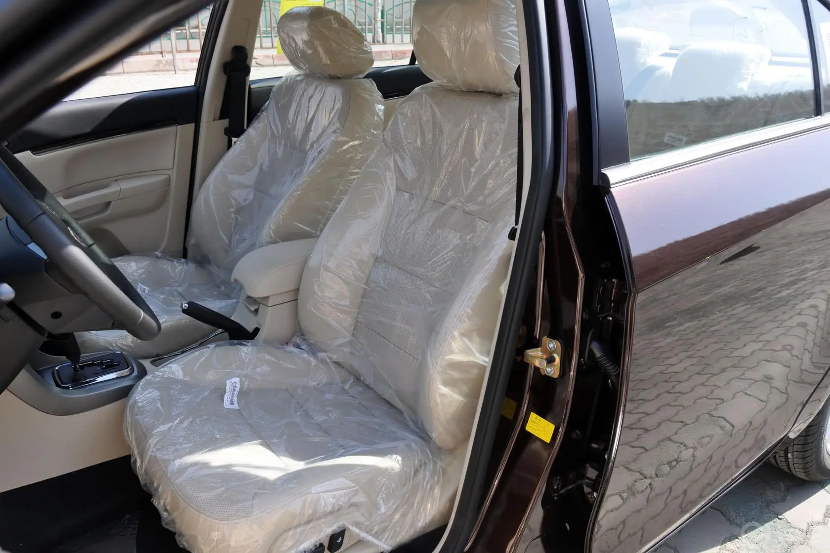 帝豪三厢 1.8L 自动 尊贵型驾驶员座椅