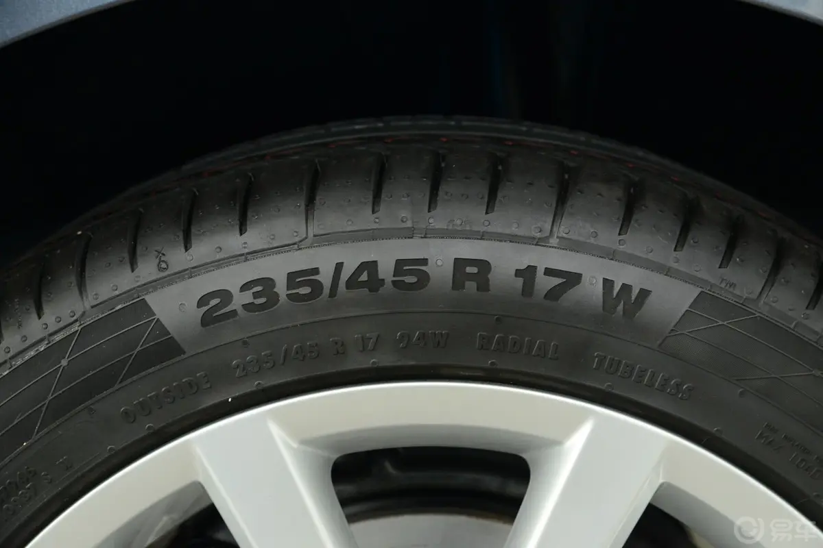 迈腾(进口)旅行版 2.0T 舒适型轮胎规格
