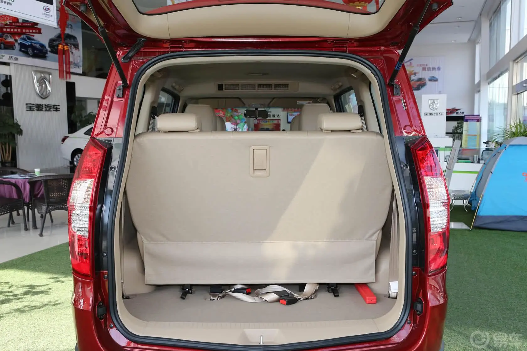 五菱宏光S1.5L S 手动 豪华型行李箱空间