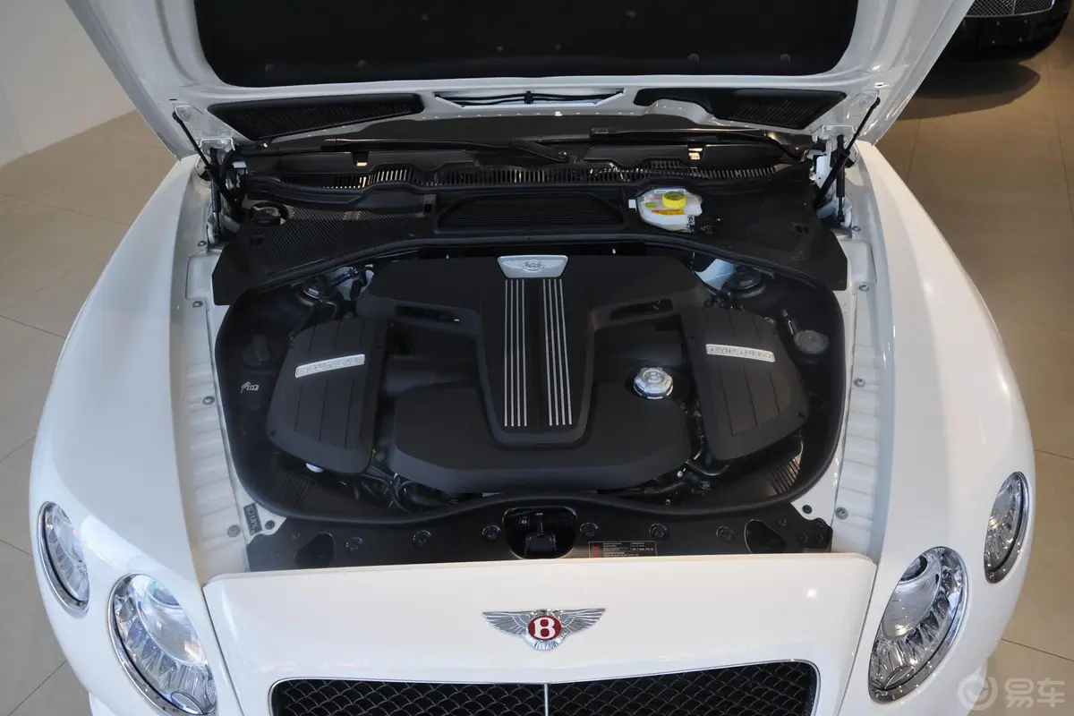 欧陆GT 4.0L V8发动机
