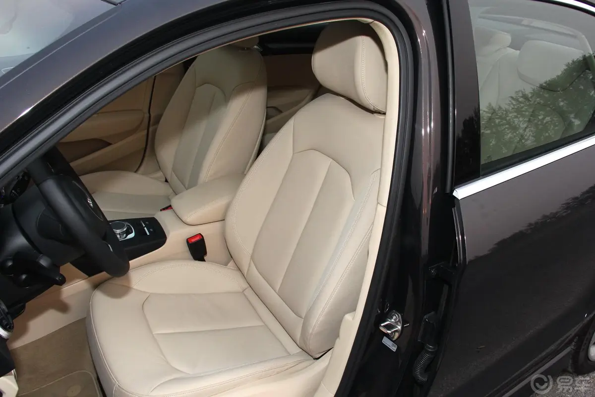 奥迪A3(进口)Limousine 40 TFSI S line 舒适型空间