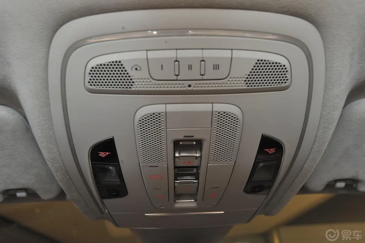 奥迪A8A8L 6.3FSI W12 quattro旗舰型前排车顶中央控制区