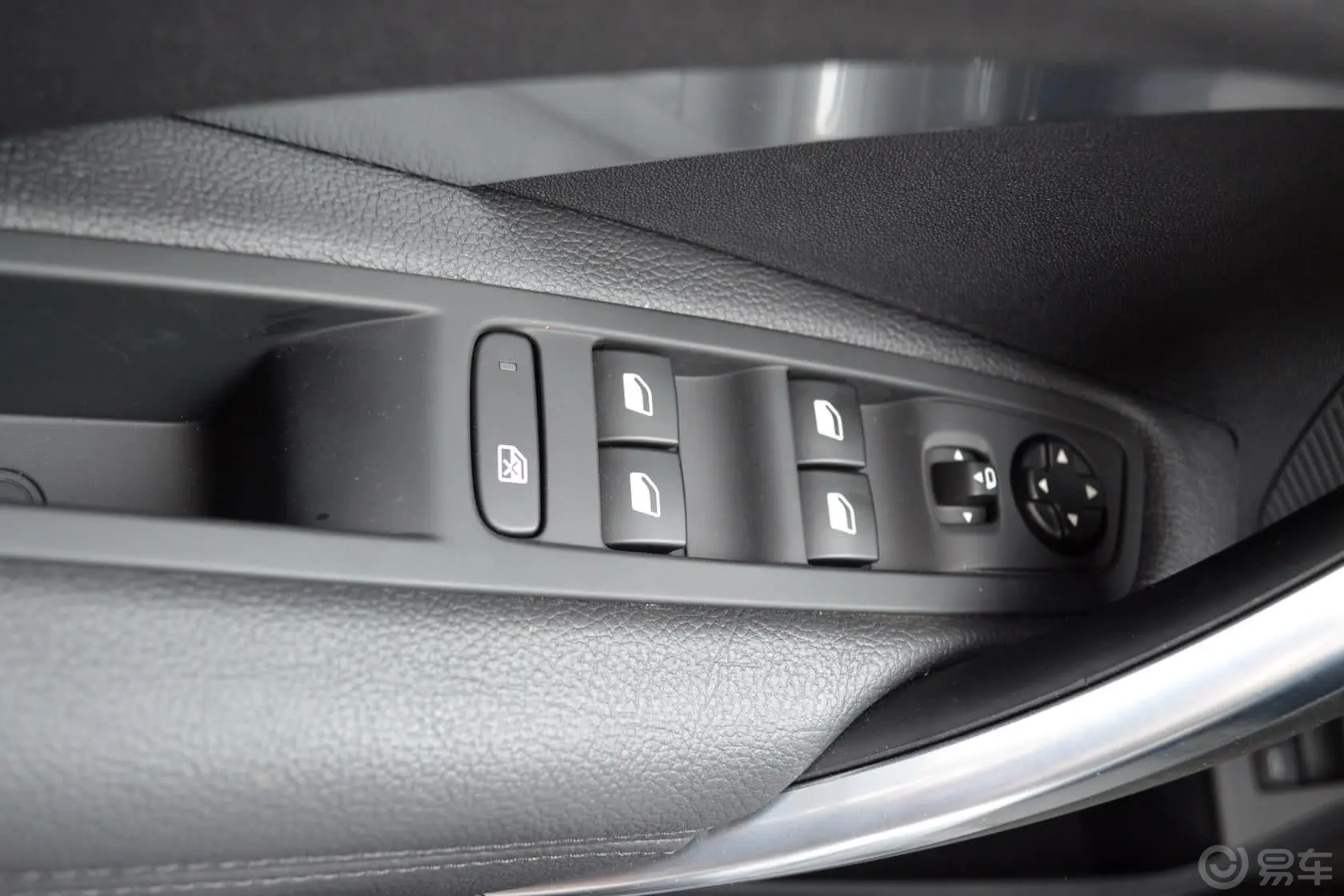 DS 5LS1.6T THP200 豪华版车窗升降键