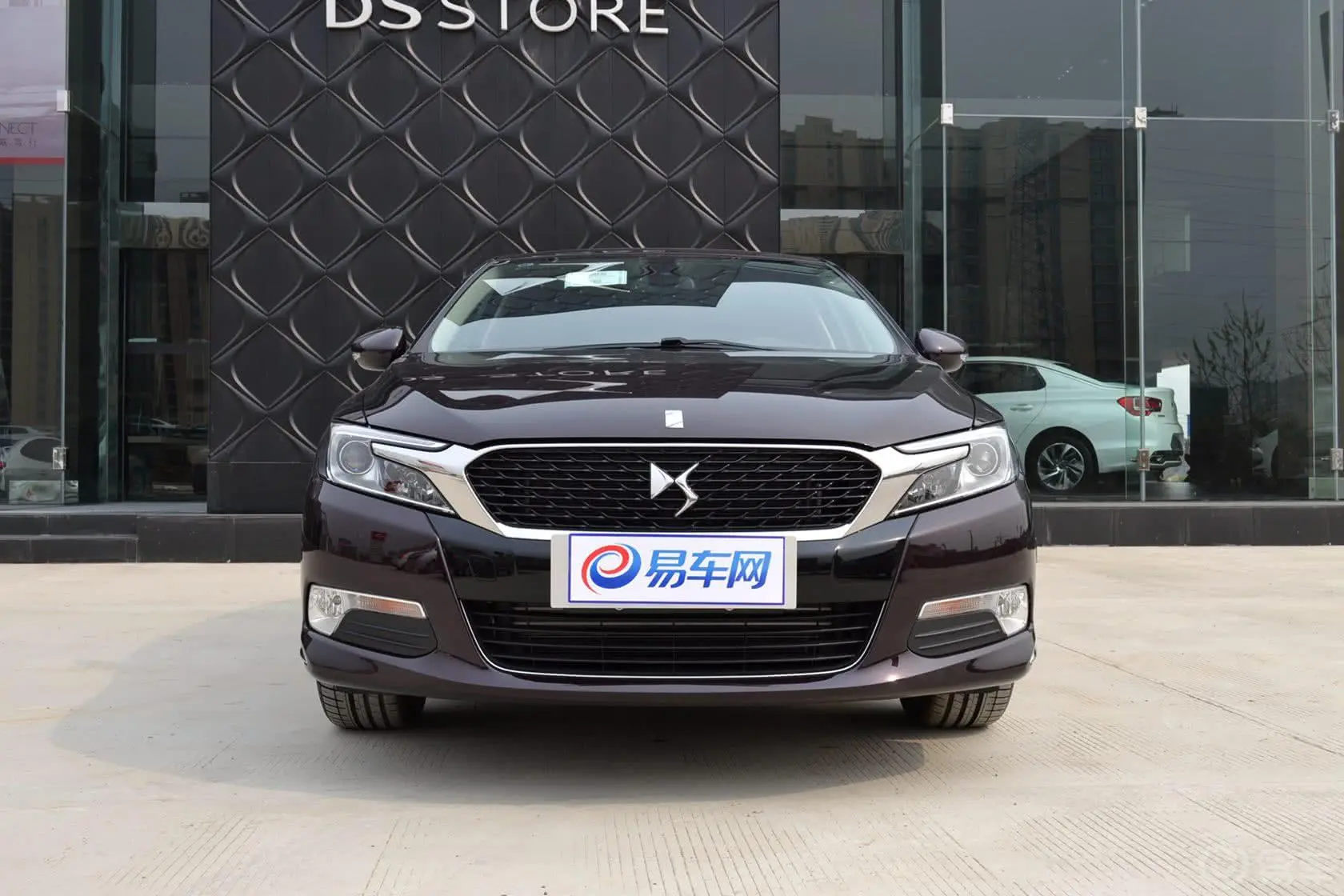 DS 5LS1.6T THP200 豪华版正前水平