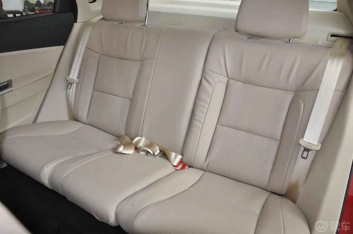 骏捷FSV1.5L 自动 舒适型 新锐版后排座椅