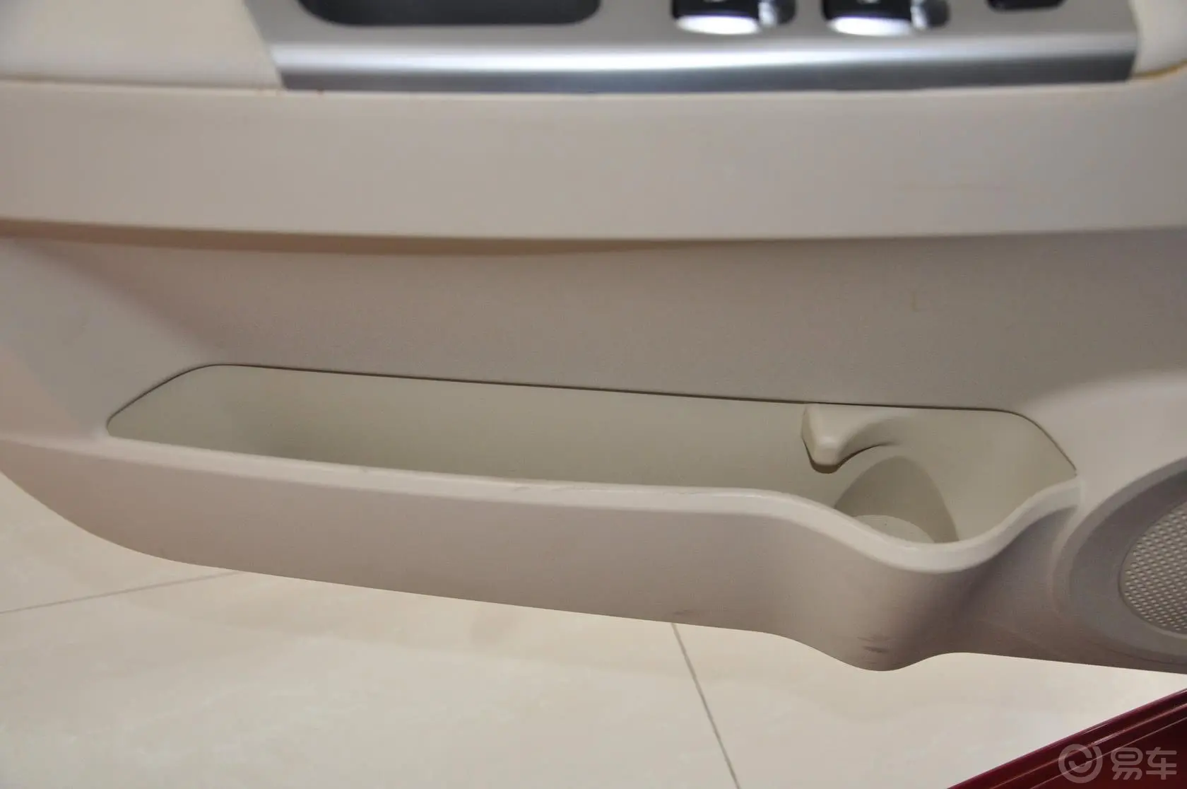 骏捷FSV1.5L 自动 舒适型 新锐版驾驶员门储物盒