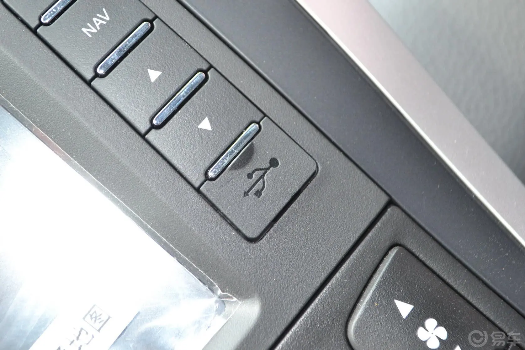 众泰Z3001.5L 都市版 手动 尊贵型USB接口