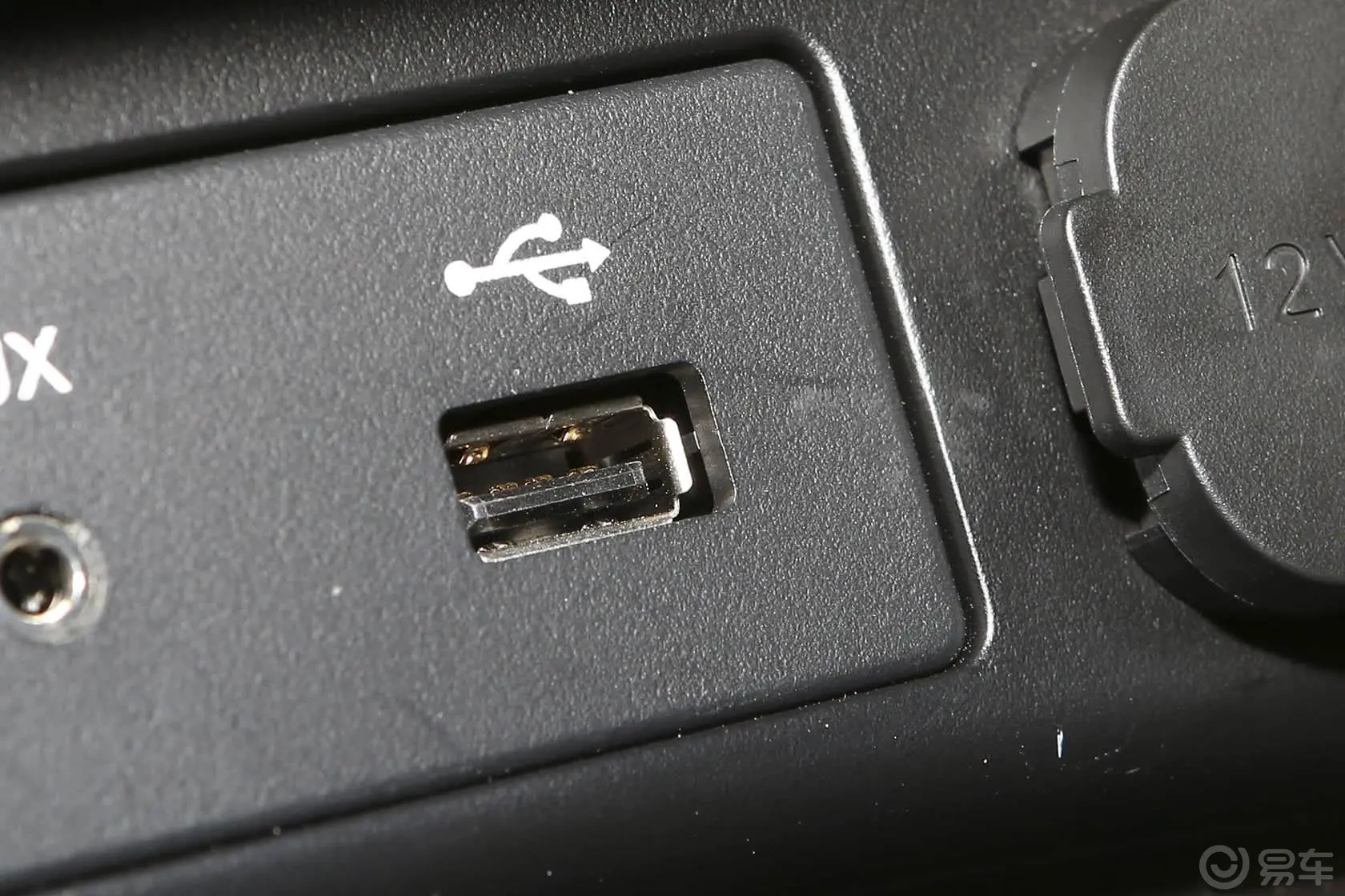 海马M82.0L 自动 豪华型USB接口