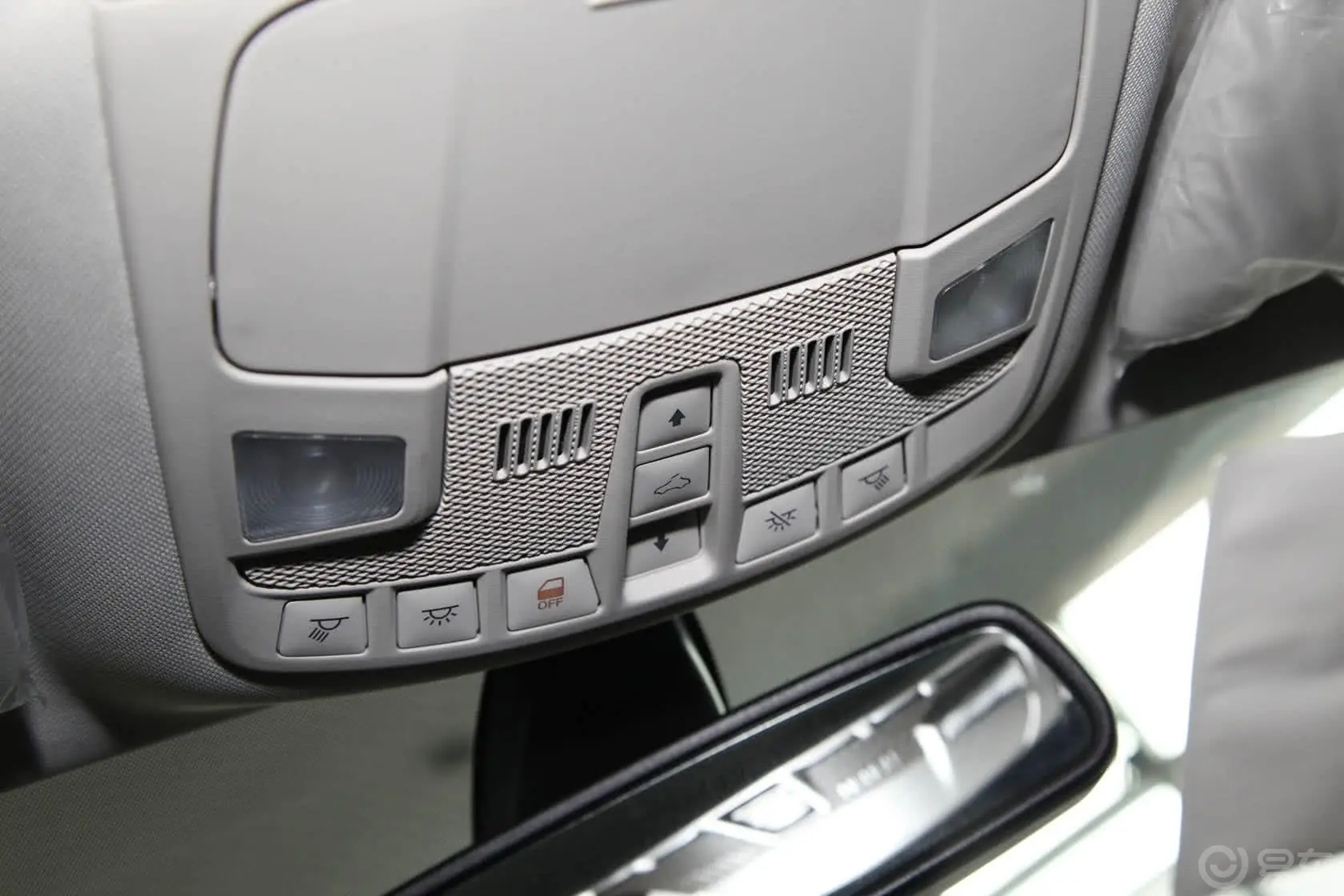 蒙迪欧2.0T 自动 GTDi200 时尚型前排车顶中央控制区