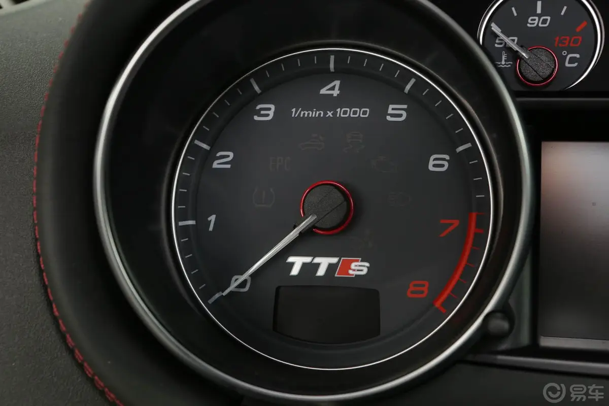 奥迪TTTTS Coupe 2.0TFSI quattro内饰