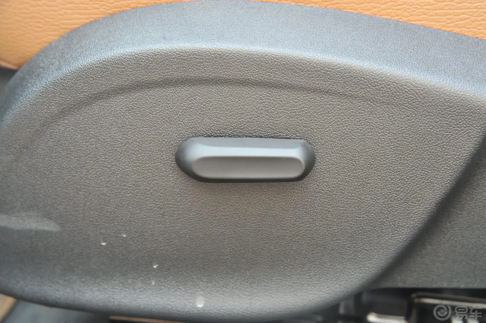 英朗GT 1.8L 手自一体 时尚型座椅调节键