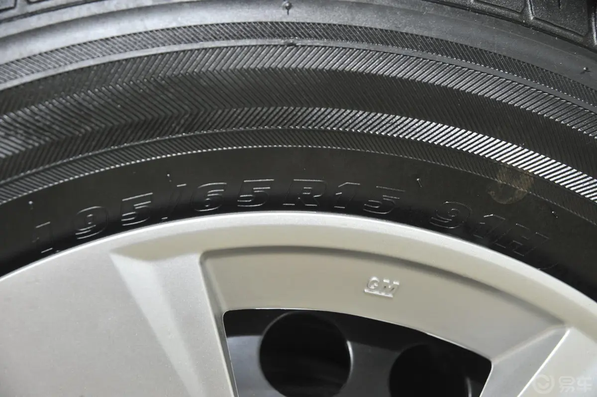 爱唯欧1.4L SL 自动 时尚天窗版轮胎规格