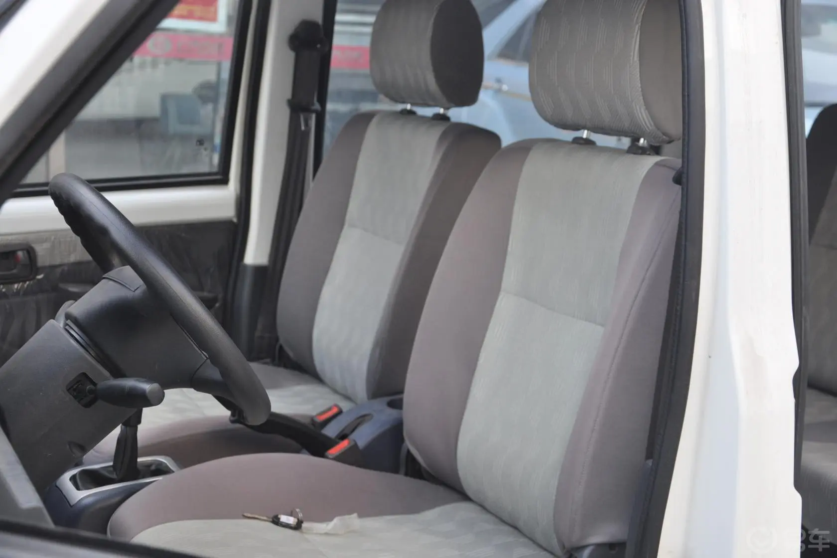 众泰V101.2L 手动 标准版驾驶员座椅