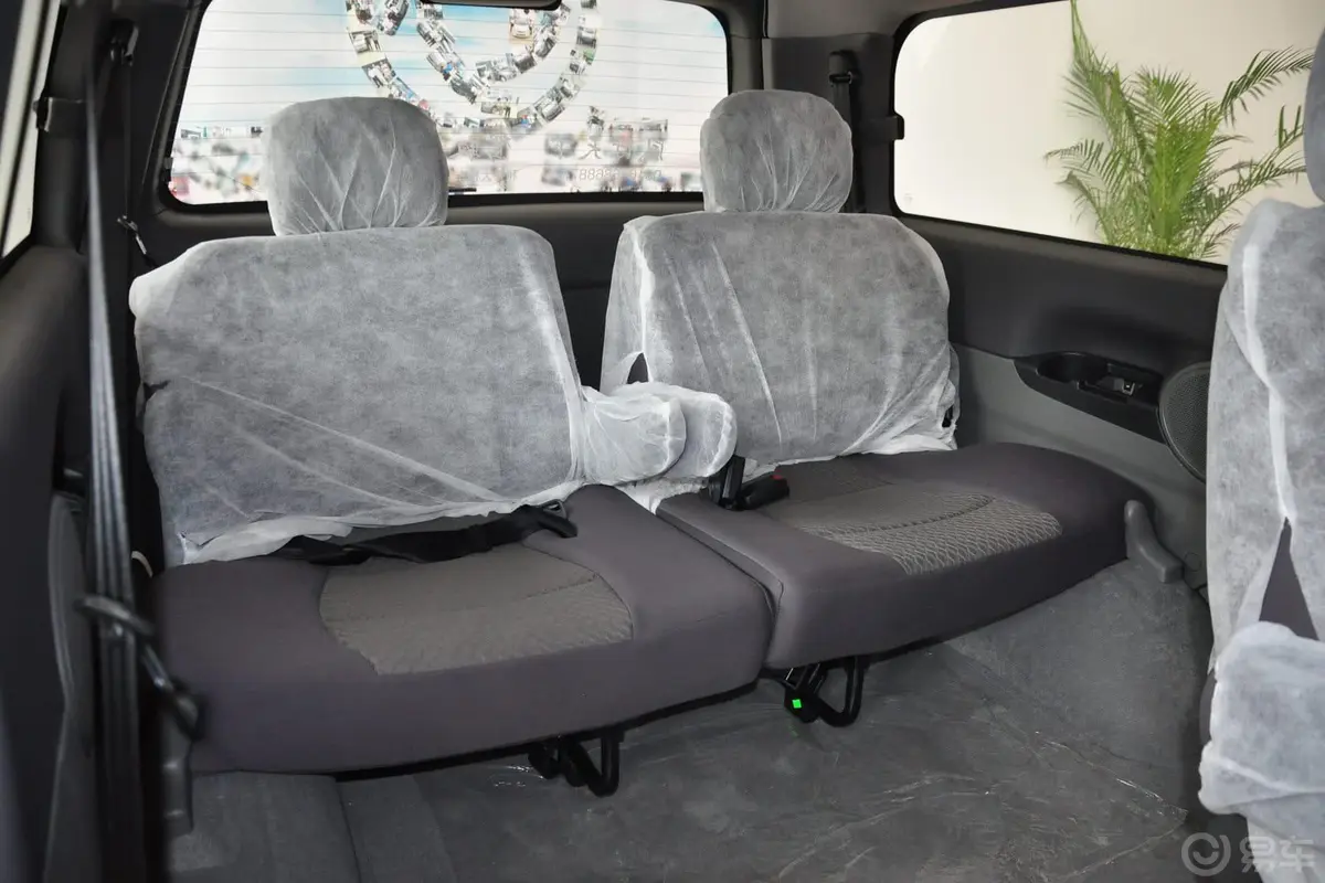 菱智M5-Q3 2.0L 手动 7座长轴舒适型后排座椅