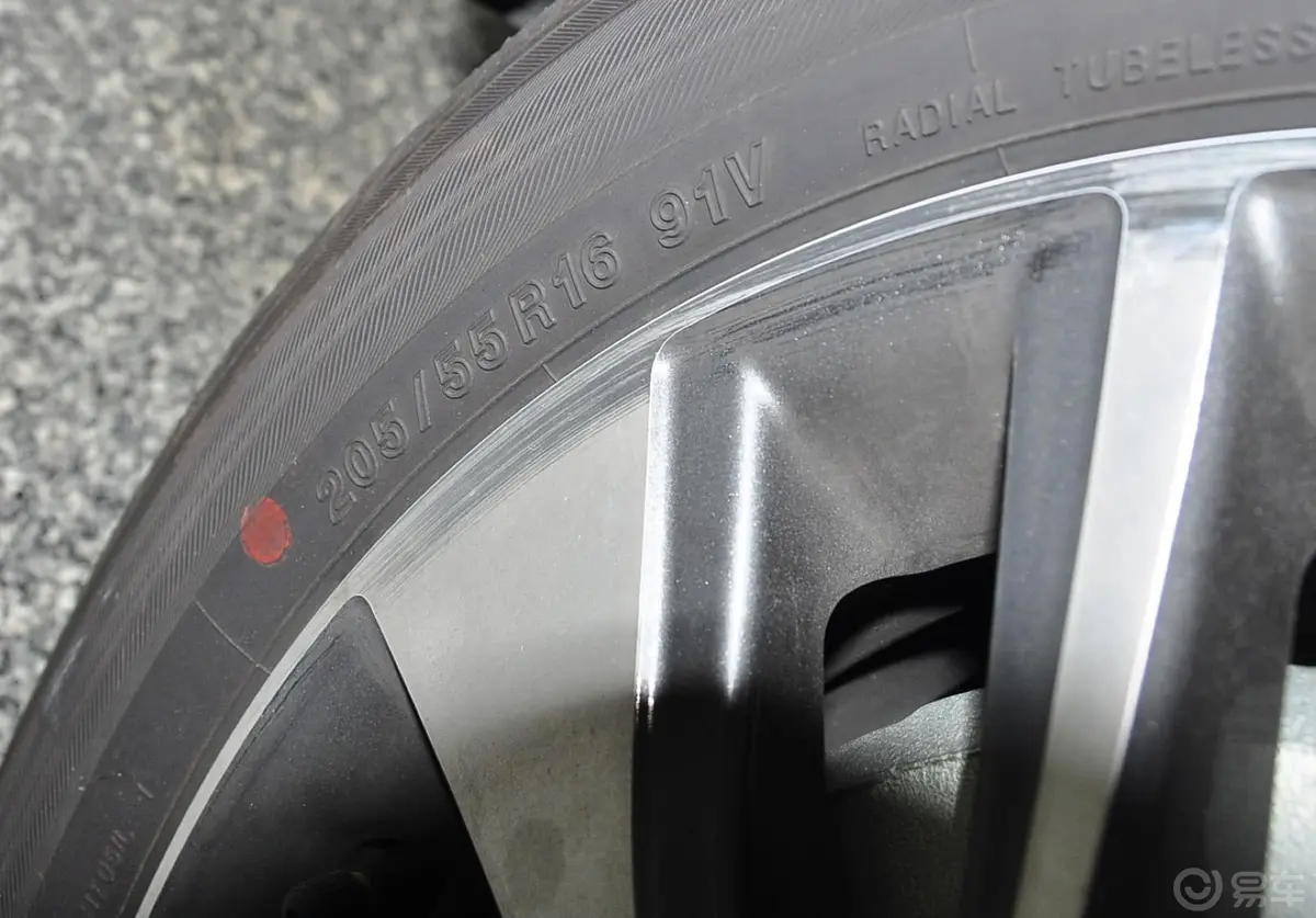 雷凌1.8GS-L CVT 领先版轮胎规格