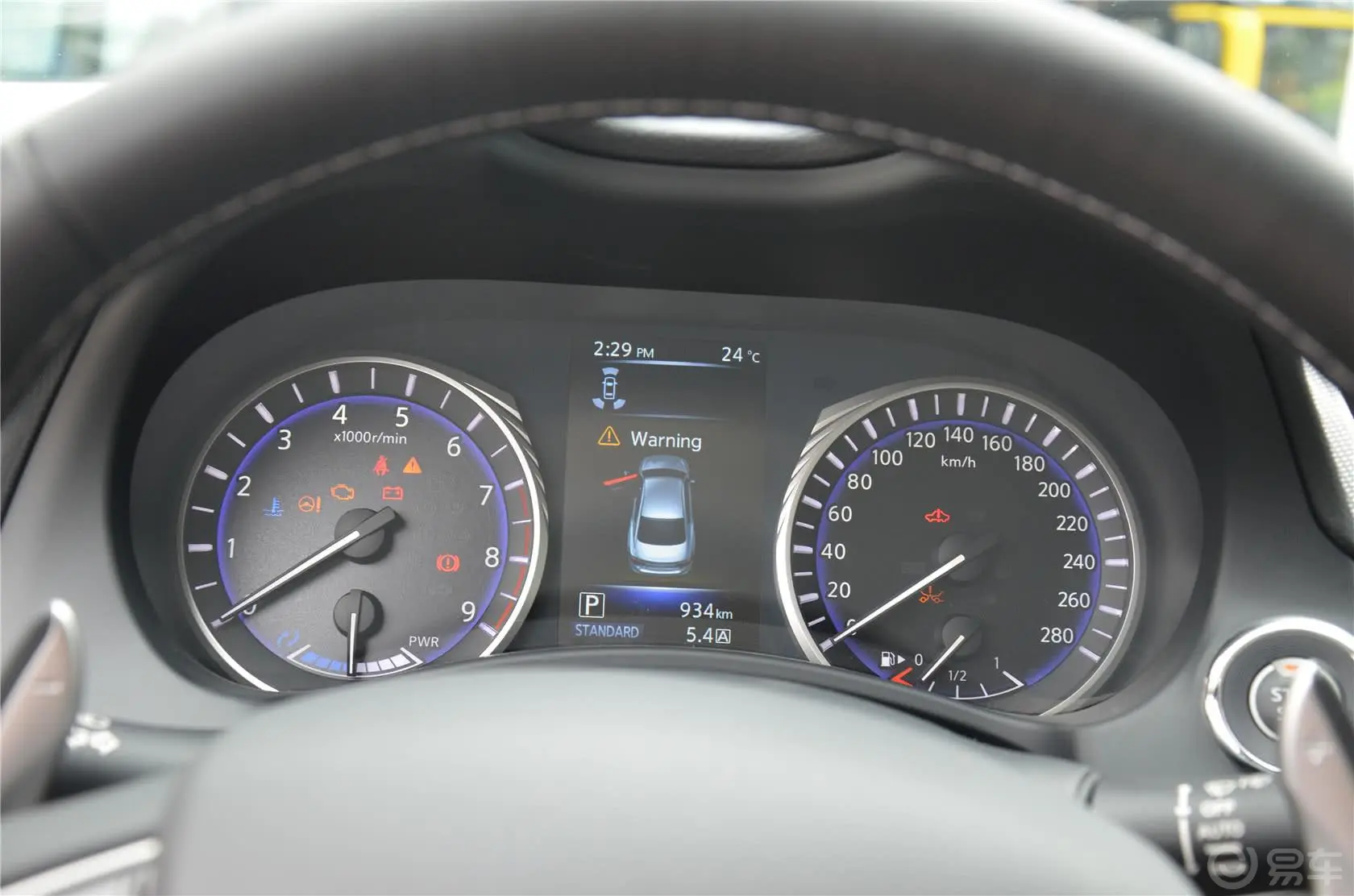 英菲尼迪Q50Hybrid 旗舰版仪表盘背光显示