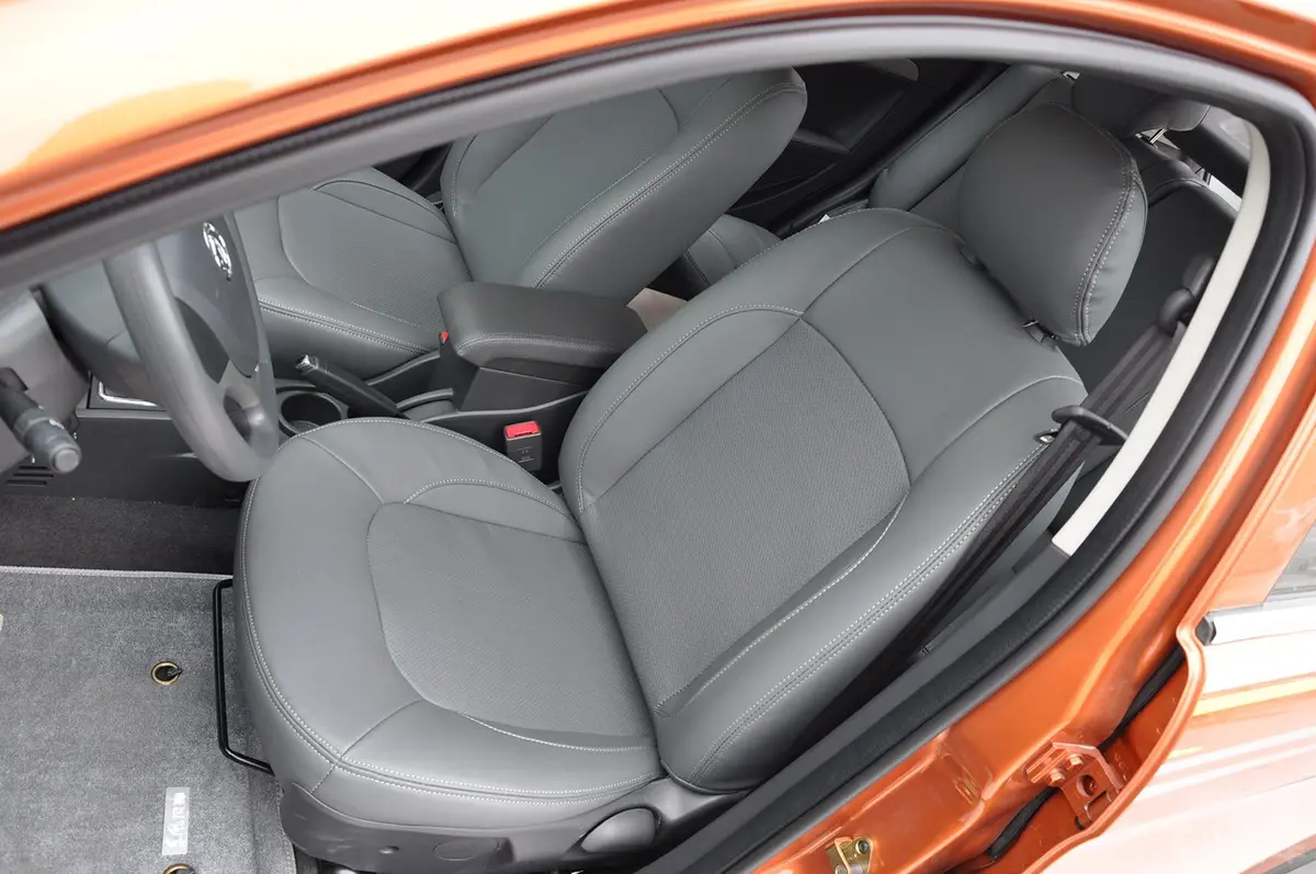 风神H30Cross 1.6L 手动 尊逸版驾驶员座椅