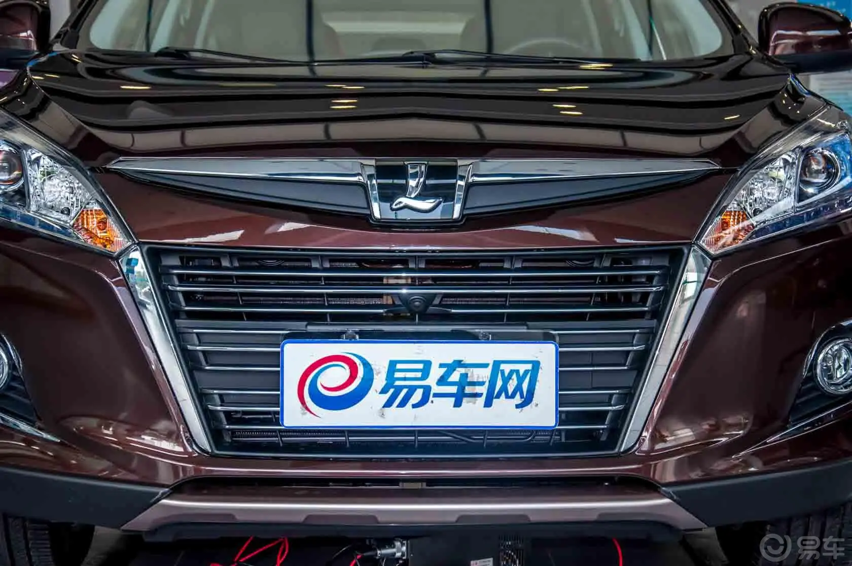 优6 SUV2.0T 智尊型前格栅侧俯拍