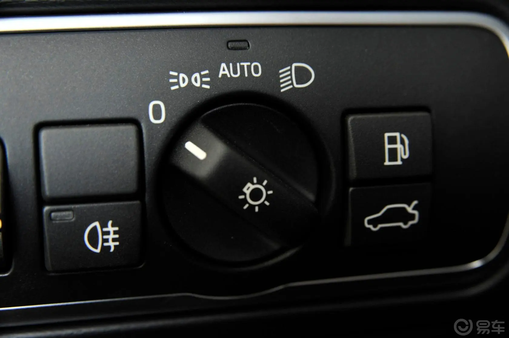 沃尔沃XC60(进口)3.0T T6 AWD 个性运动版大灯开关
