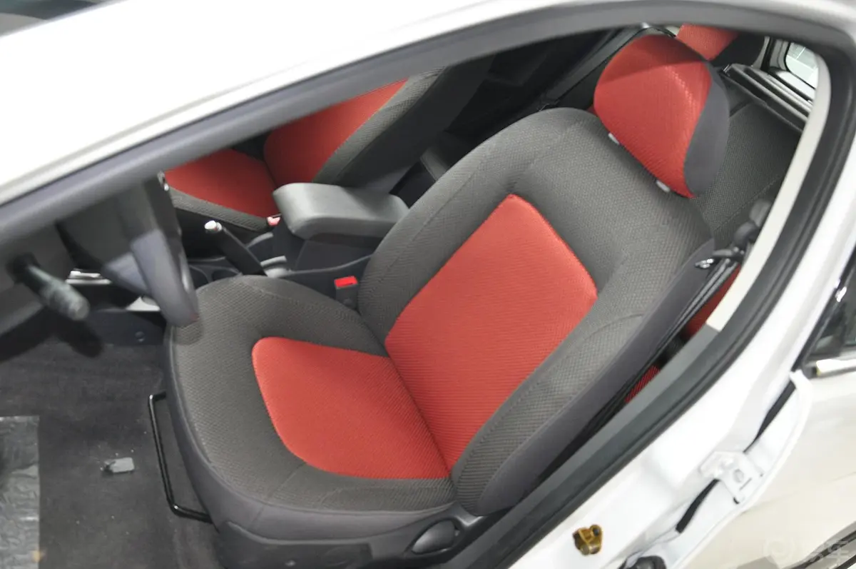 风神H30Cross 1.6L 手动 尊逸版驾驶员座椅