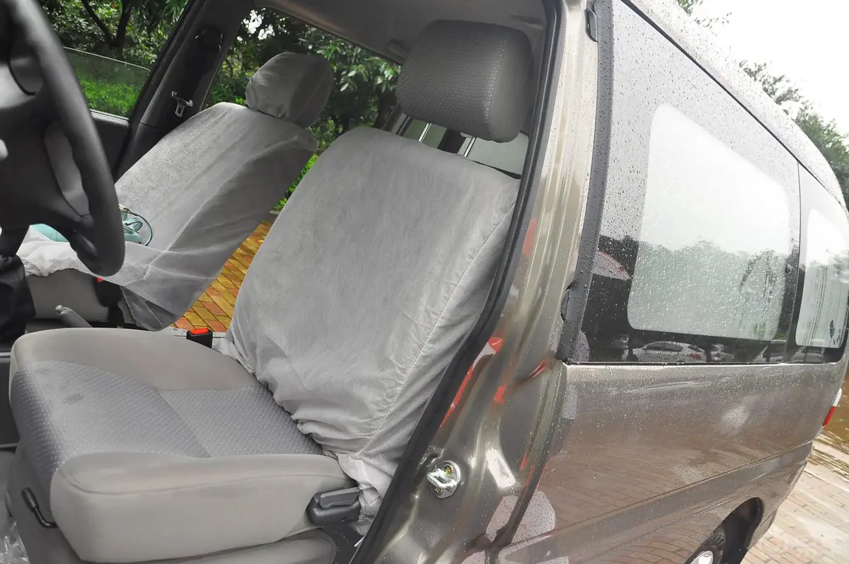 菱智V3 1.5L 手动 7座舒适型驾驶员座椅