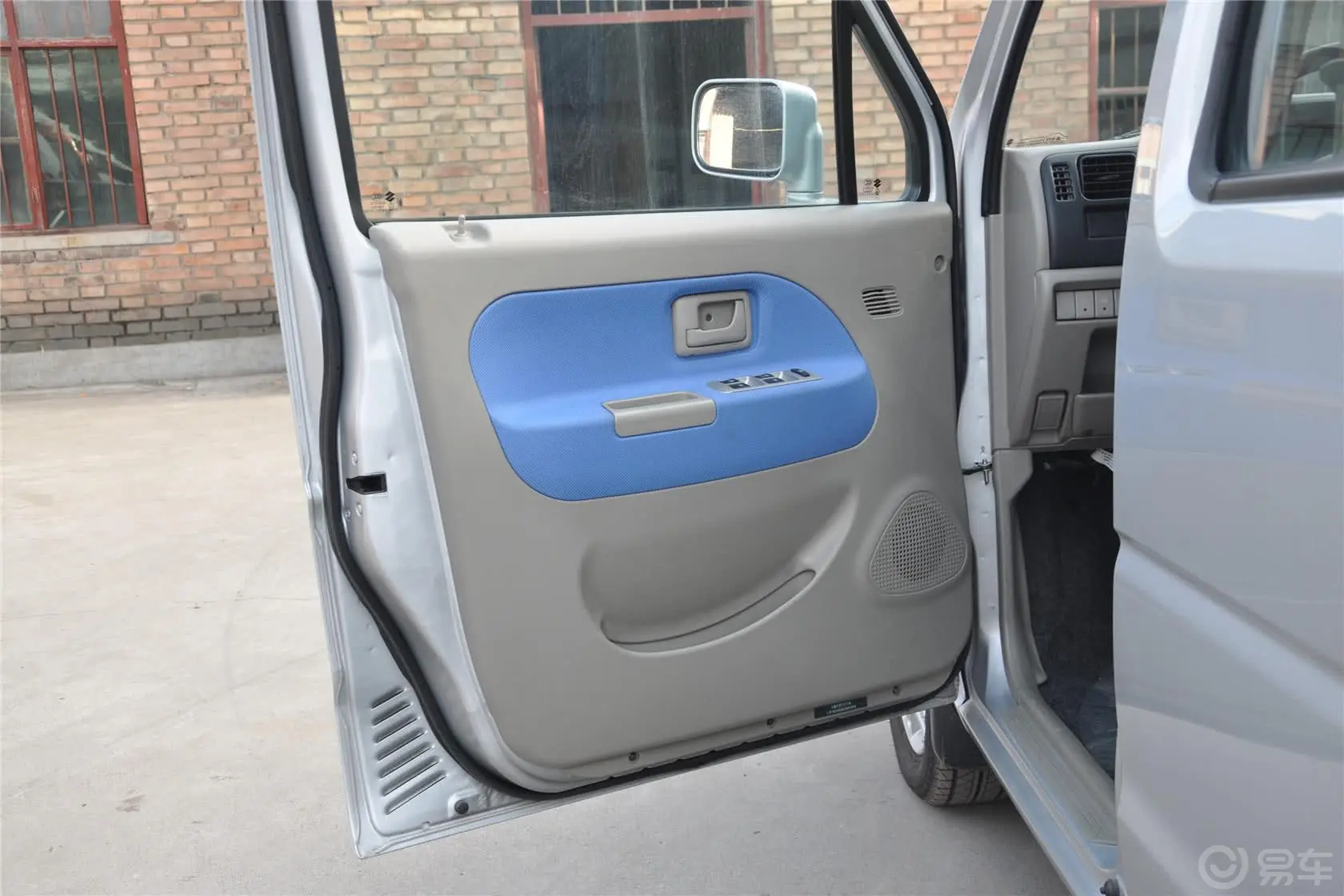 北斗星全能版 1.4L 手动 实用型驾驶员侧车门内门板