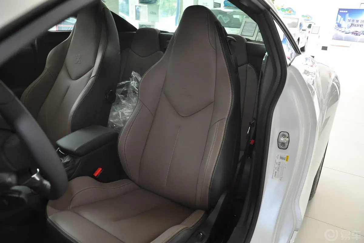 标致RCZ1.6T 自动豪华型（深色风格）驾驶员座椅