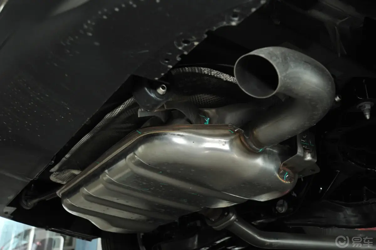 马自达3 昂克赛拉三厢 1.5L 自动 尊贵型排气管（排气管装饰罩）