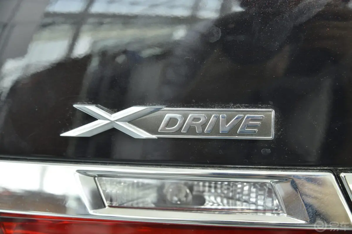 宝马7系740Li xDrive 马年限量版尾标
