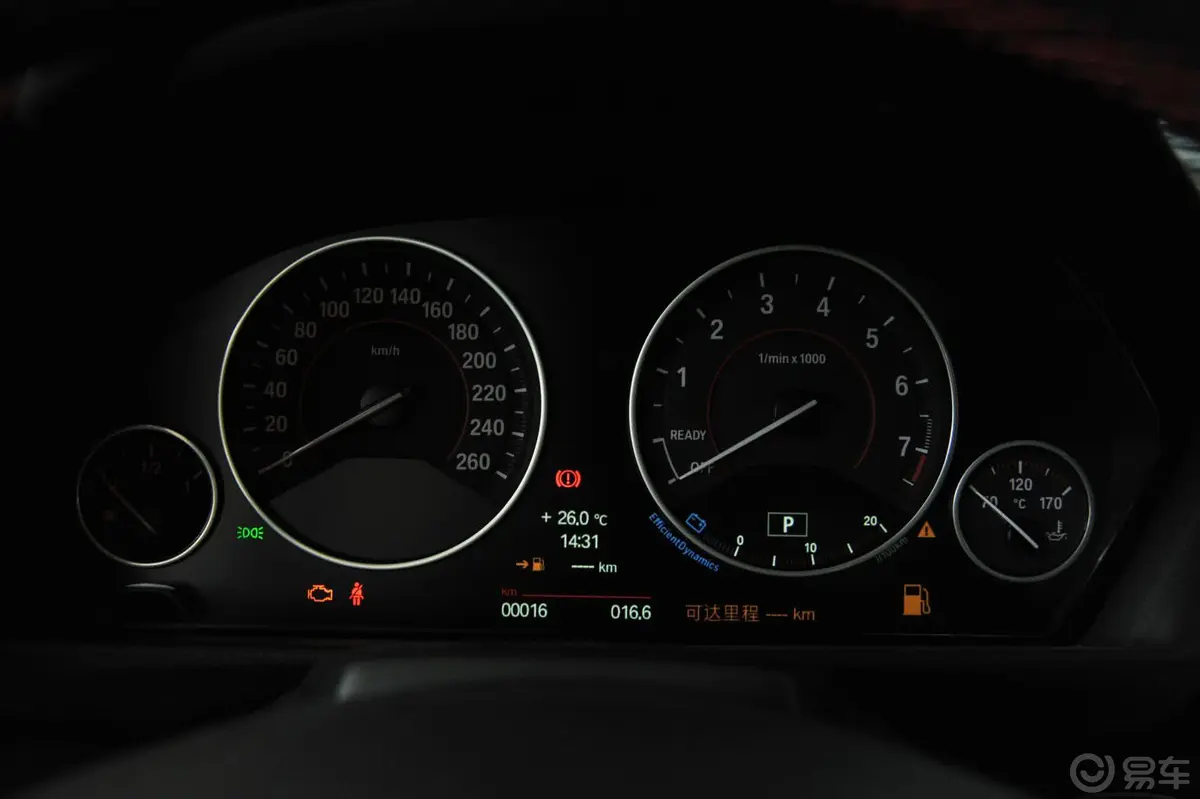 宝马4系双门轿跑车 428i 运动设计套装仪表盘背光显示
