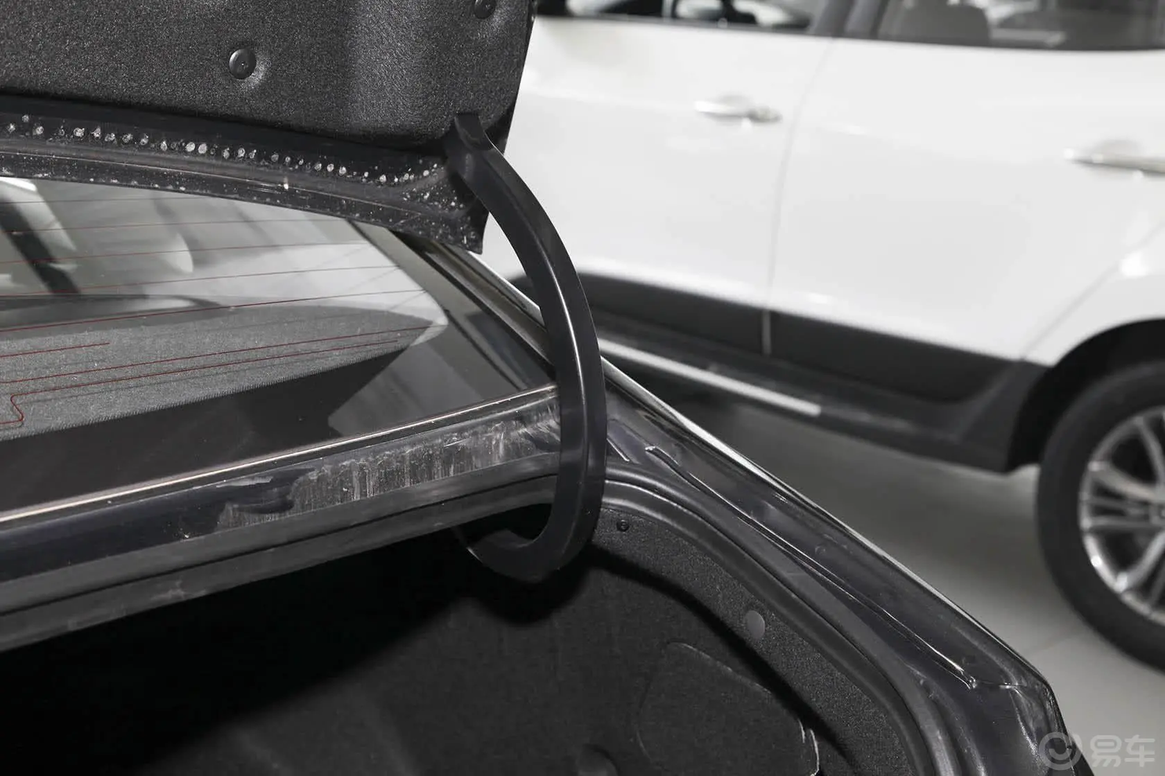 索纳塔2.4L 自动 GLS 领先版 国五行李厢支撑杆