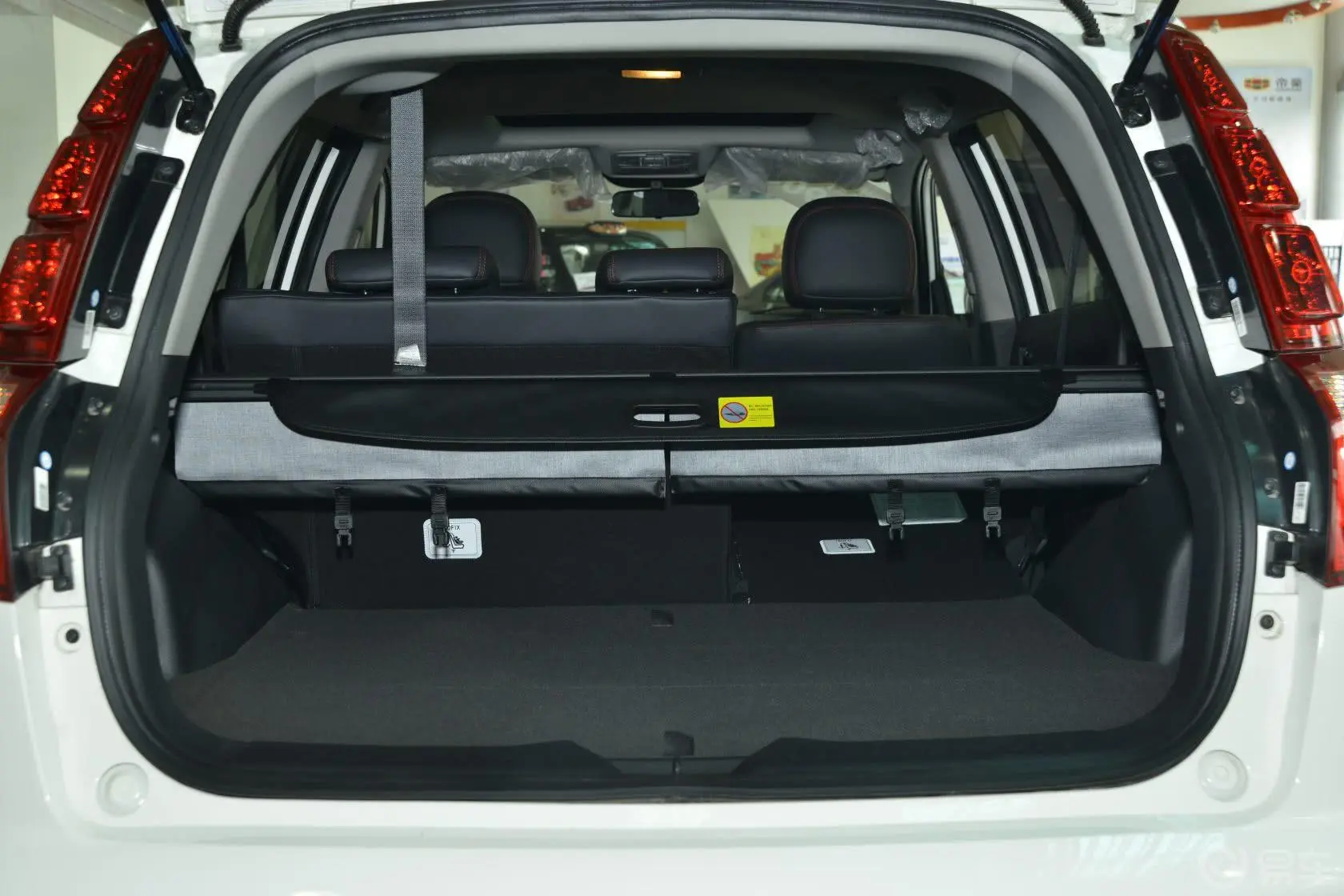 吉利GX72.4L 自动 尊贵型 京5行李箱空间