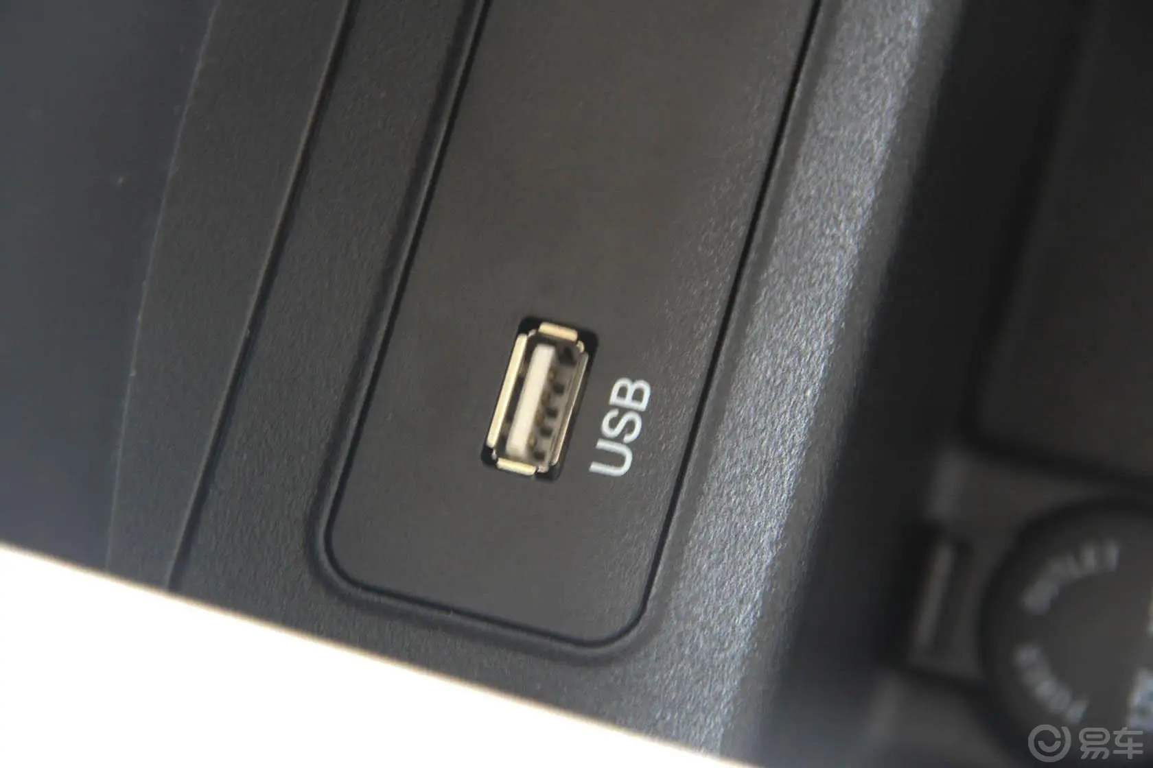 比亚迪e6先行者 尊贵版USB接口