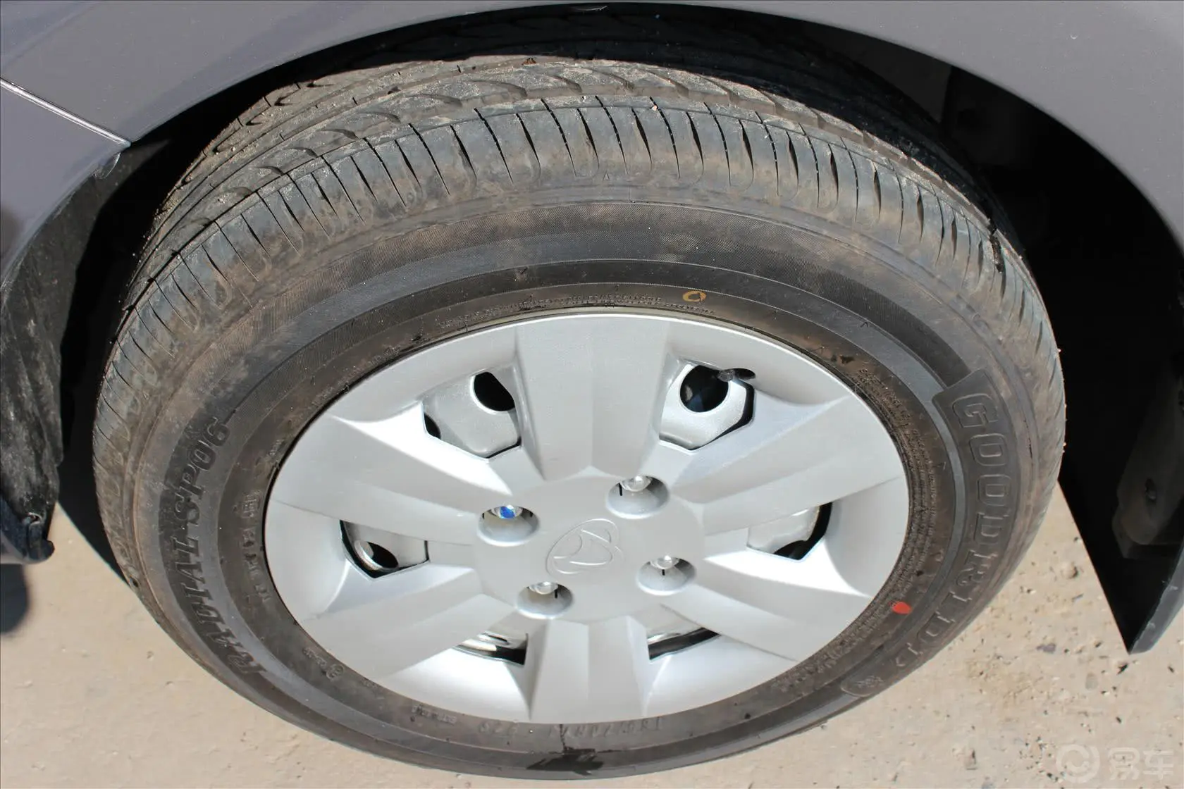 欧诺S1.3L 手动 基本版轮胎花纹
