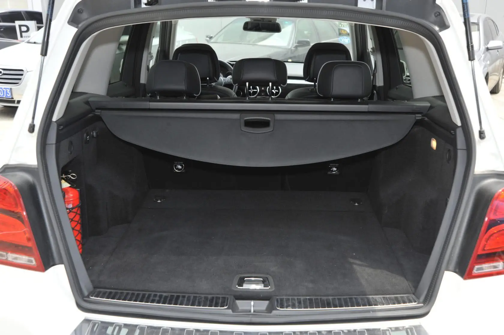 奔驰GLK级GLK 300 3.0L 自动 豪华型 改款行李箱空间