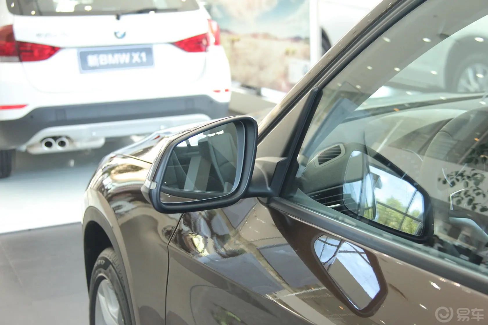 宝马X1sDrive18i 领先型后视镜镜面（后）