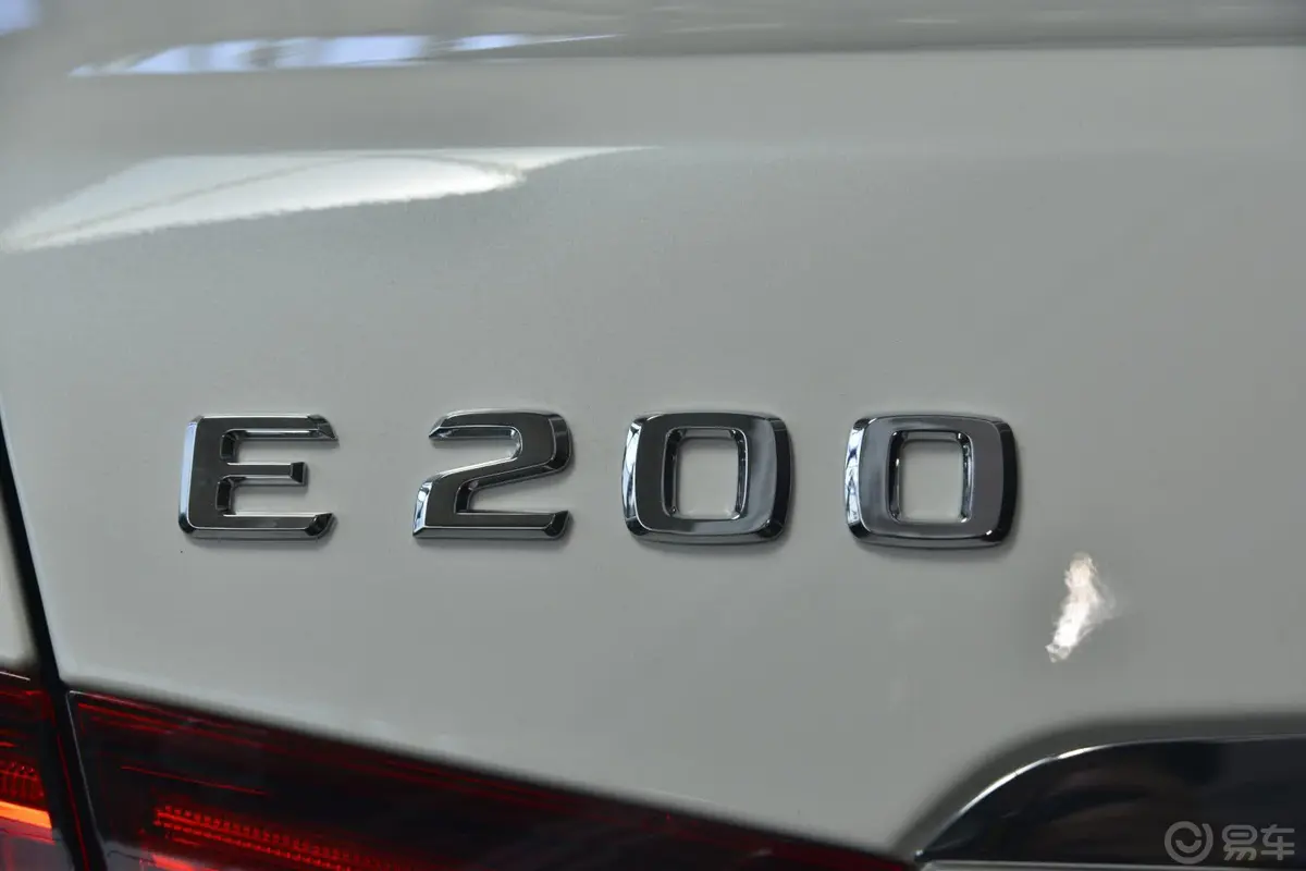 奔驰E级(进口)E200 Coupe尾标