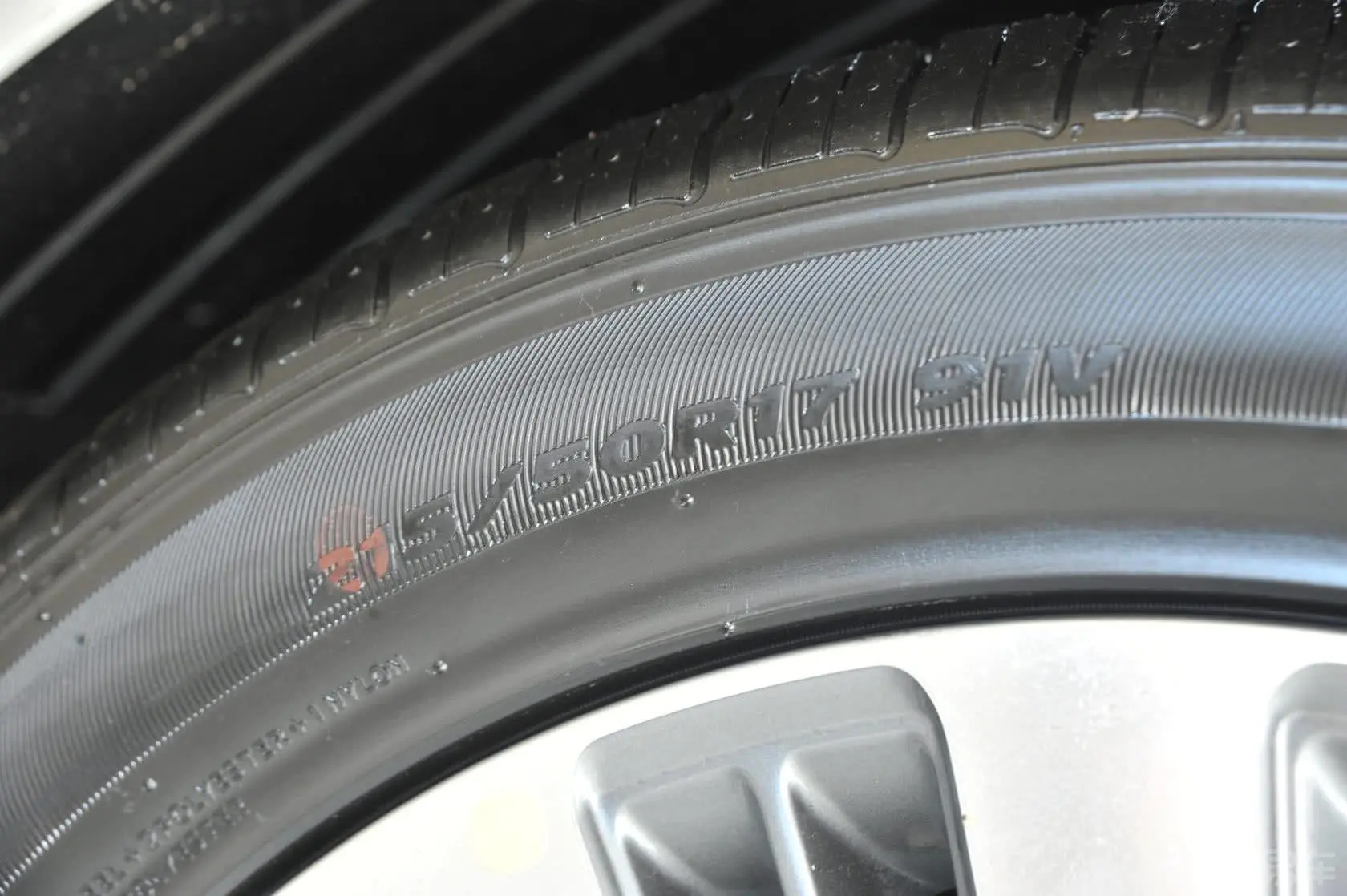 名图1.8L 自动 尊贵型轮胎规格