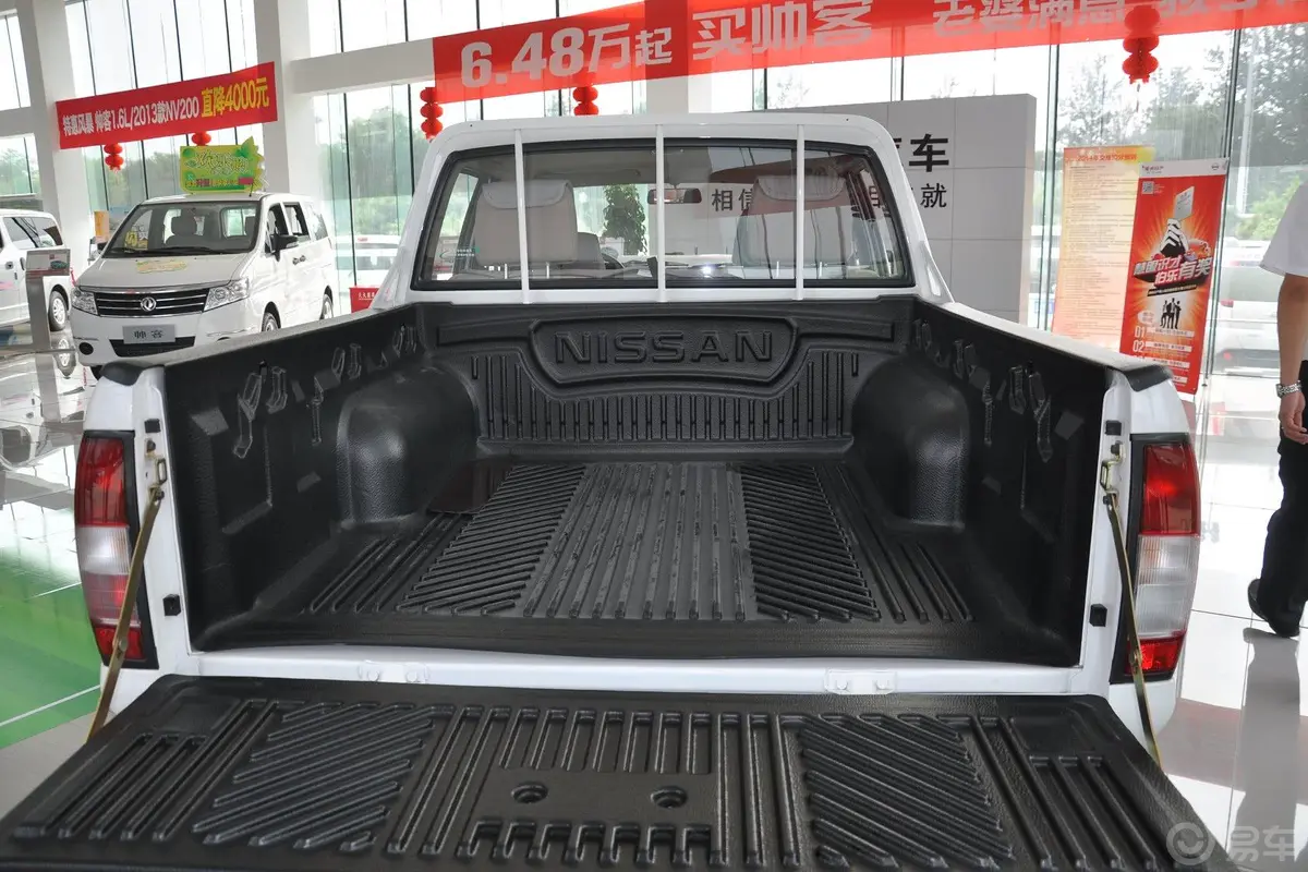 锐骐2WD ZG24汽油标准版 国IV行李箱空间