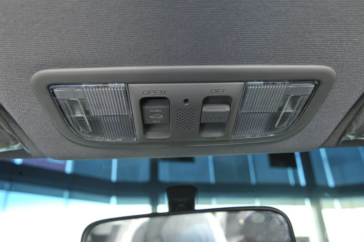 奥德赛2.4L 自动 运动版前排车顶中央控制区