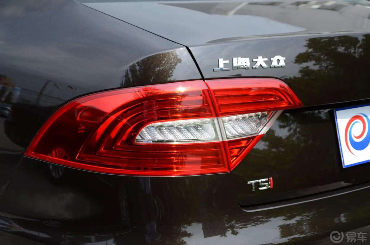 速派1.4TSI 双离合 绅仕版尾灯侧45度俯拍