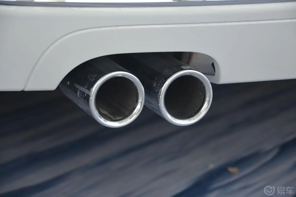 宝马4系双门轿跑车 428i xDrive 豪华设计套装排气管（排气管装饰罩）
