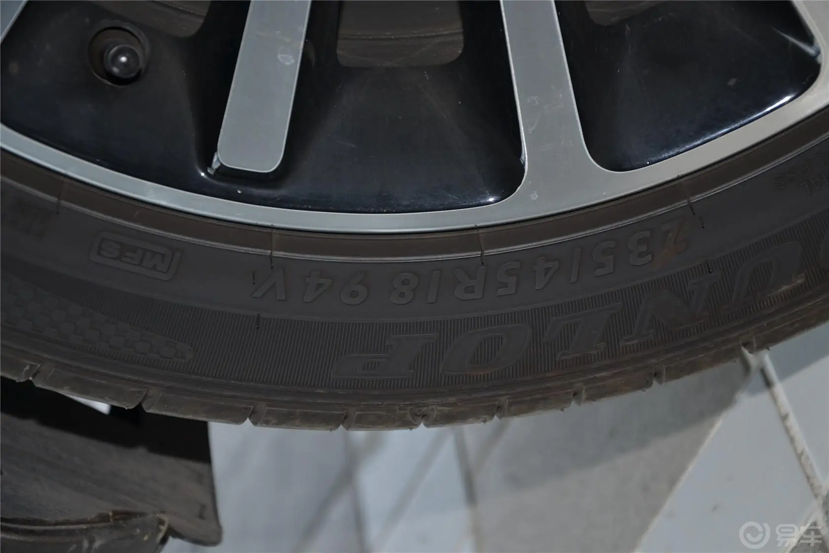 帕萨特3.0L 双离合 V6 旗舰尊享版轮胎规格